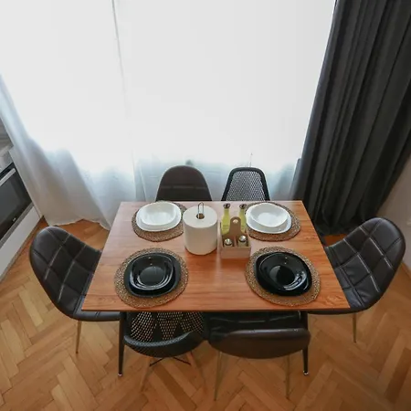 Ultracentral Rest Nest 2 Bedroom *