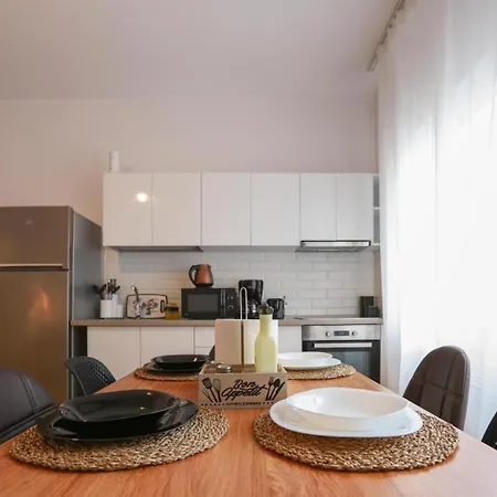 Ultracentral Rest Nest 2 Bedroom Apartment