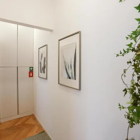 Appartamento Ultracentral Rest Nest 2 Bedroom Bucarest