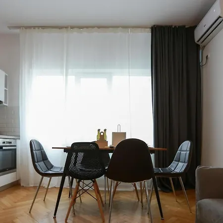 Ultracentral Rest Nest 2 Bedroom