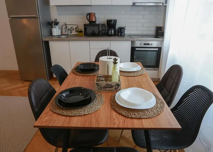 アパート Ultracentral Rest Nest 2 Bedroom ブカレスト