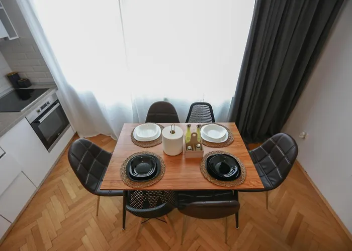 Ultracentral Rest Nest 2 Bedroom *