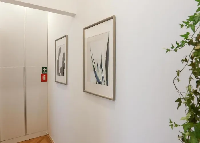 아파트 Ultracentral Rest Nest 2 Bedroom 부쿠레슈티