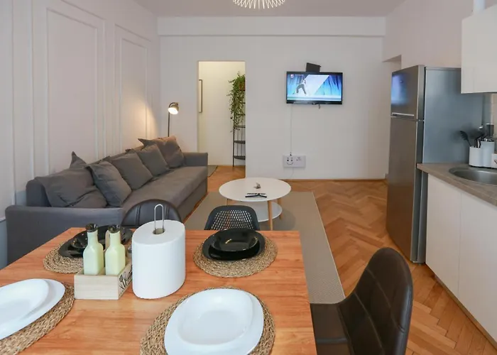 Ultracentral Rest Nest 2 Bedroom *